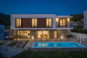 Modern Seaside Villa with Pool in Primošten