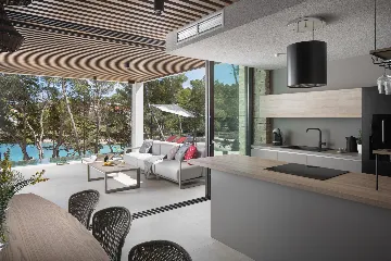 Seaside Retreat Villa with Pool in Sutivan