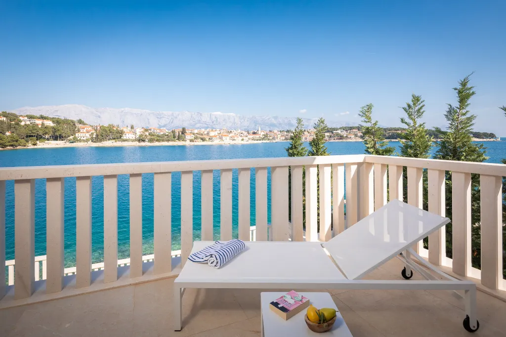 Coastal Villa with Private Pool in Selca