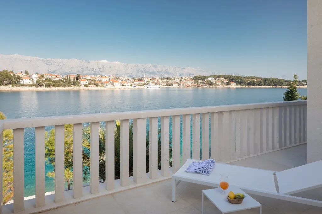 Coastal Villa with Private Pool in Selca