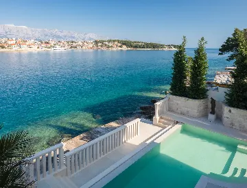 Coastal Villa with Private Pool in Selca