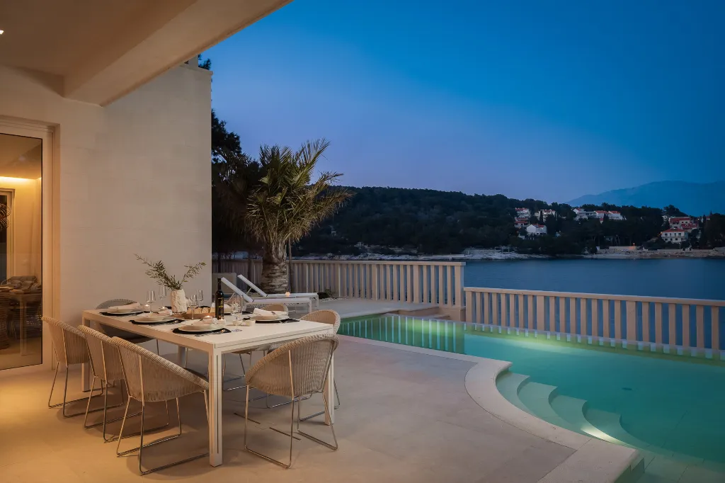 Coastal Villa with Private Pool in Selca