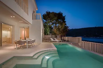 Coastal Villa with Private Pool in Selca