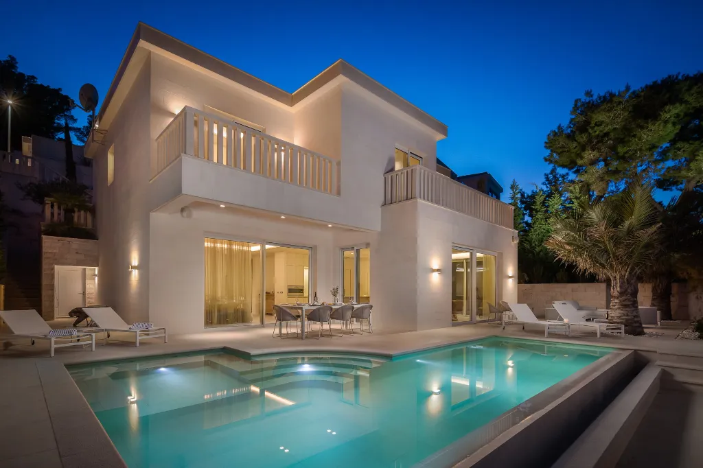 Coastal Villa with Private Pool in Selca