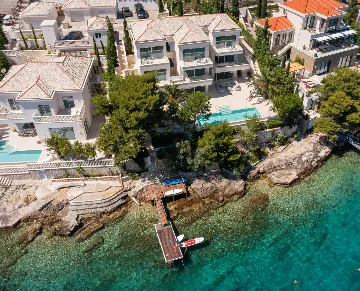 Coastal Villa with Private Pool in Selca