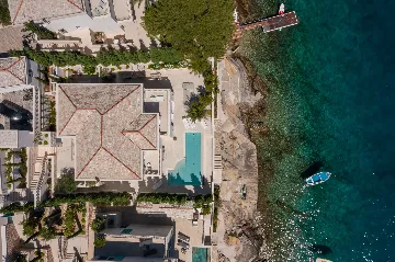 Coastal Villa with Private Pool in Selca