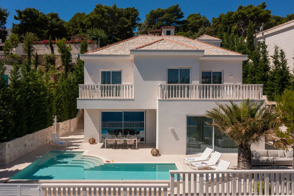Coastal Villa with Private Pool in Selca