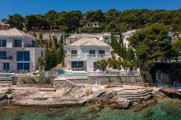 Coastal Villa with Private Pool in Selca