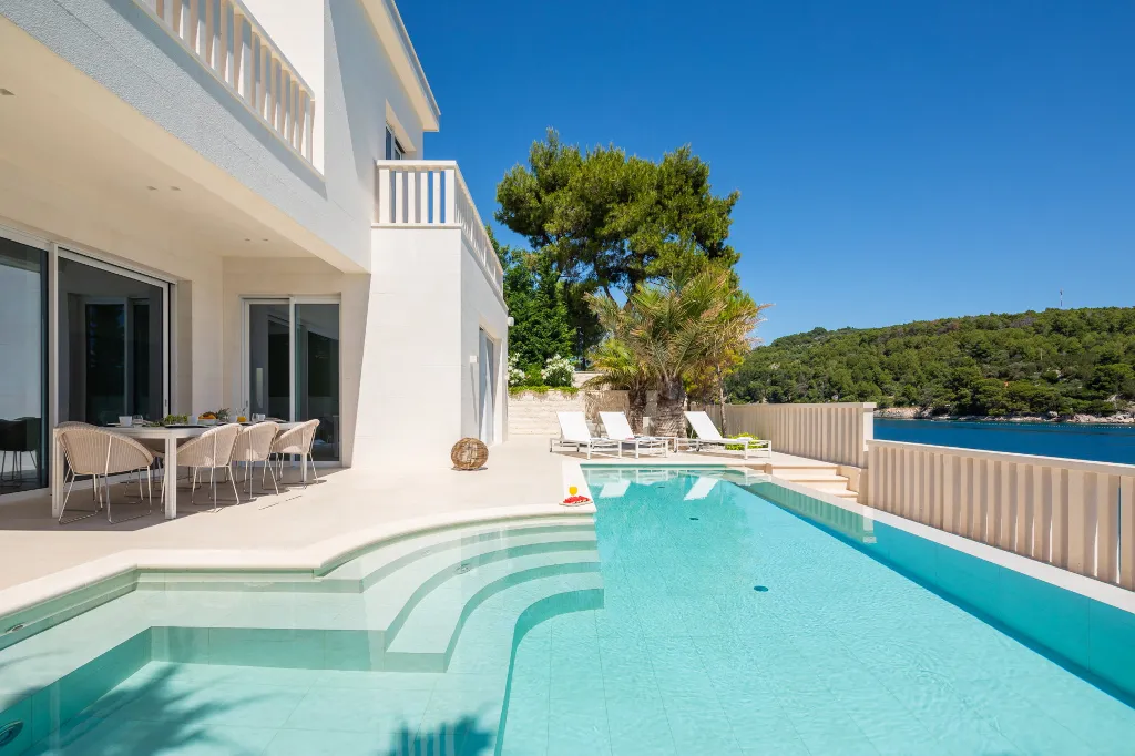 Coastal Villa with Private Pool in Selca