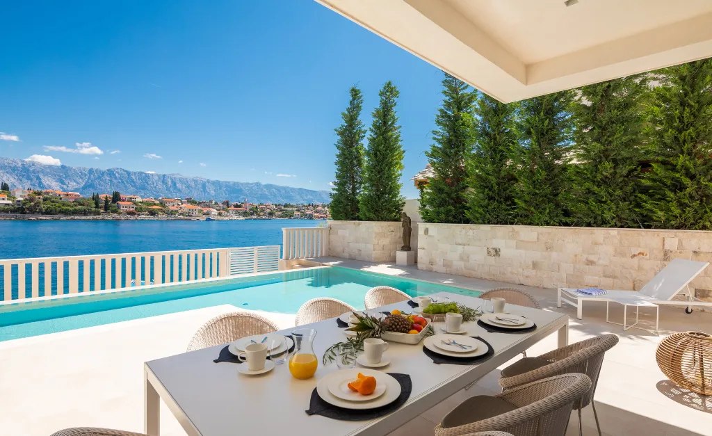 Coastal Villa with Private Pool in Selca