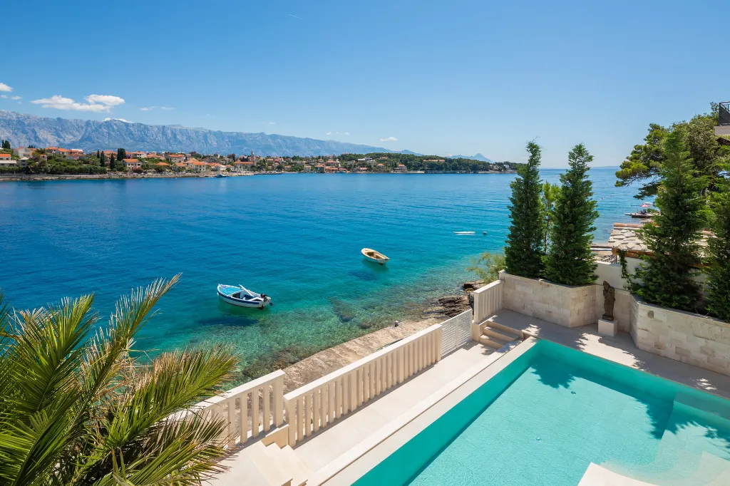Coastal Villa with Private Pool in Selca