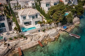 Coastal Villa with Private Pool in Selca