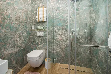 Modern 5-Bedroom Villa with Pool in Funtana