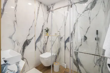 Modern 5-Bedroom Villa with Pool in Funtana