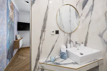 Modern 5-Bedroom Villa with Pool in Funtana