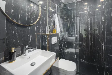 Modern 5-Bedroom Villa with Pool in Funtana