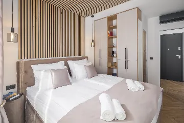 Modern 5-Bedroom Villa with Pool in Funtana