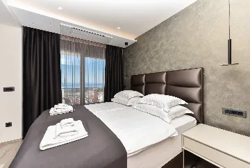 Contemporary Villa Retreat with Infinity Pool Makarska