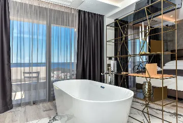 Contemporary Villa Retreat with Infinity Pool Makarska