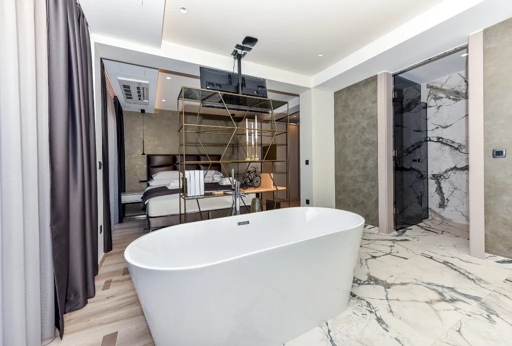 Contemporary Villa Retreat with Infinity Pool Makarska