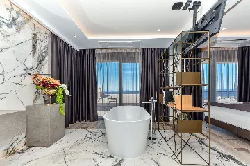 Contemporary Villa Retreat with Infinity Pool Makarska