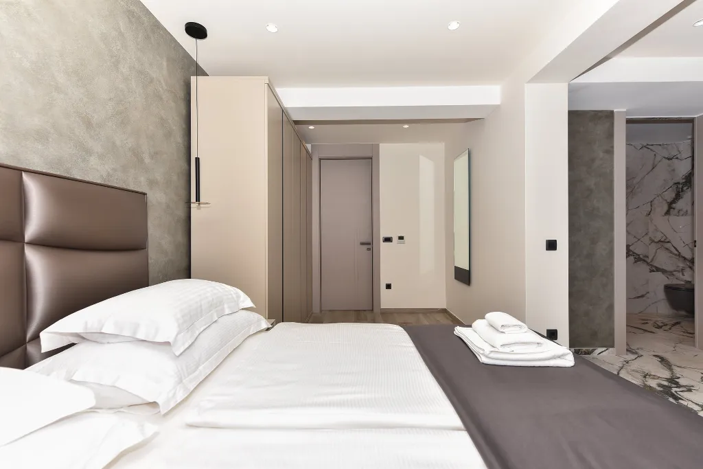 Contemporary Villa Retreat with Infinity Pool Makarska