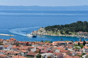 Contemporary Villa Retreat with Infinity Pool Makarska