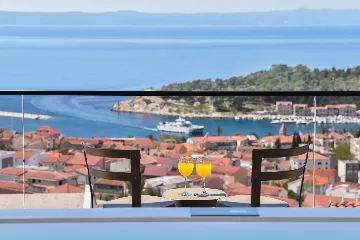 Contemporary Villa Retreat with Infinity Pool Makarska