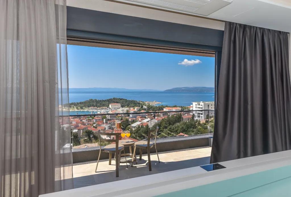 Contemporary Villa Retreat with Infinity Pool Makarska