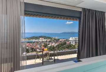 Contemporary Villa Retreat with Infinity Pool Makarska