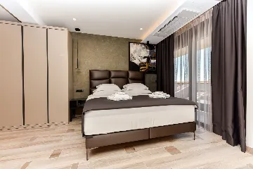 Contemporary Villa Retreat with Infinity Pool Makarska