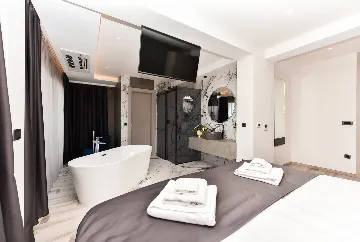 Contemporary Villa Retreat with Infinity Pool Makarska