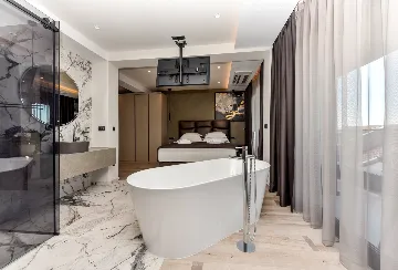 Contemporary Villa Retreat with Infinity Pool Makarska