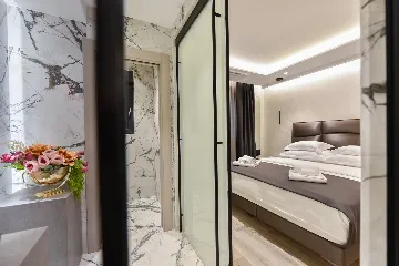 Contemporary Villa Retreat with Infinity Pool Makarska