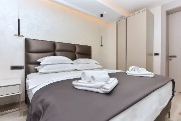 Contemporary Villa Retreat with Infinity Pool Makarska