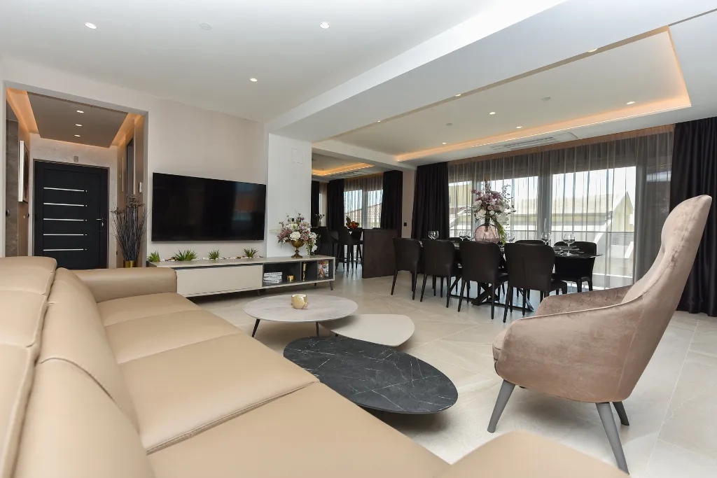 Contemporary Villa Retreat with Infinity Pool Makarska