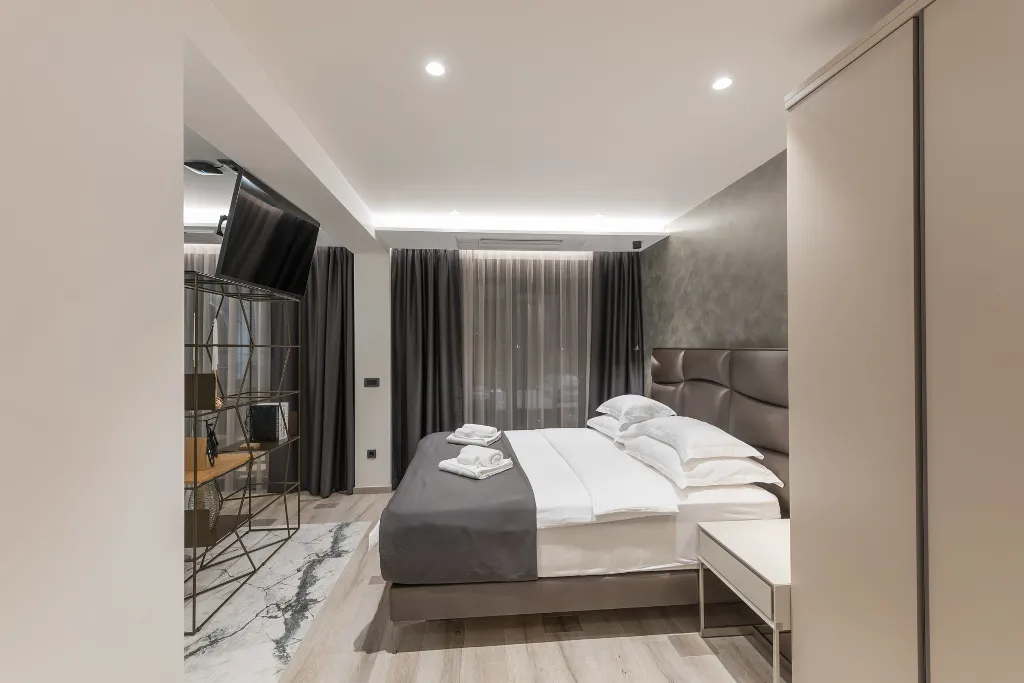 Contemporary Villa Retreat with Infinity Pool Makarska