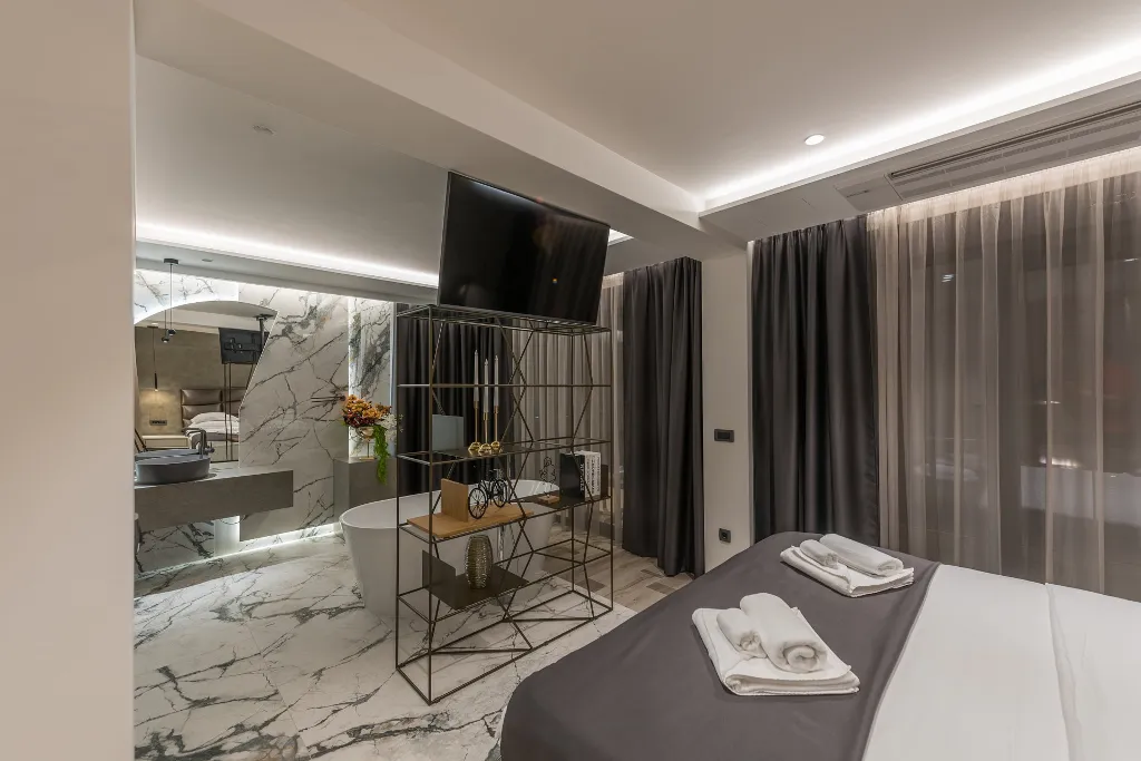 Contemporary Villa Retreat with Infinity Pool Makarska