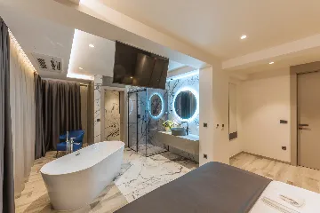 Contemporary Villa Retreat with Infinity Pool Makarska