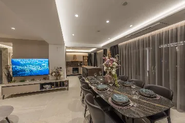 Contemporary Villa Retreat with Infinity Pool Makarska