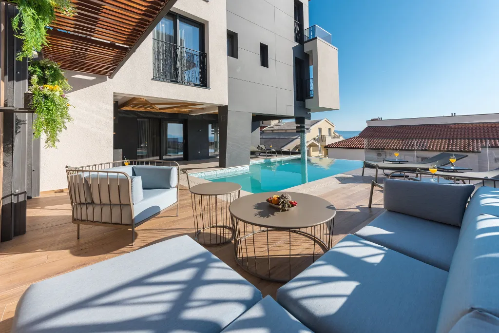 Contemporary Villa Retreat with Infinity Pool Makarska