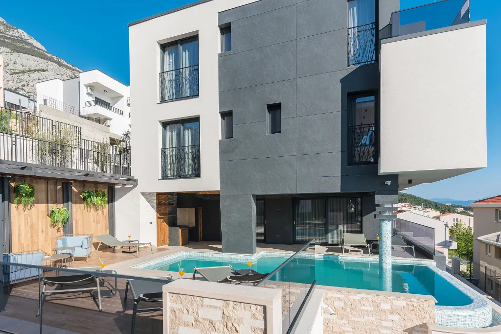 Contemporary Villa Retreat with Infinity Pool Makarska