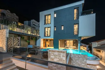 Contemporary Villa Retreat with Infinity Pool Makarska