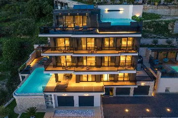 Contemporary Villa with Infinity Pool in Makarska