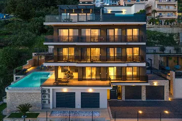 Contemporary Villa with Infinity Pool in Makarska