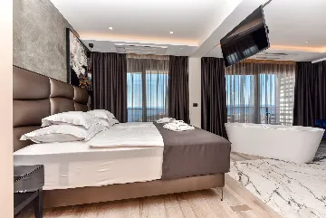 Contemporary Villa with Infinity Pool in Makarska