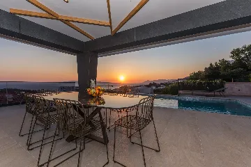 Contemporary Villa with Infinity Pool in Makarska