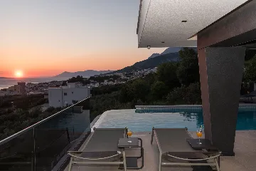 Contemporary Villa with Infinity Pool in Makarska