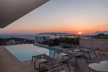 Contemporary Villa with Infinity Pool in Makarska