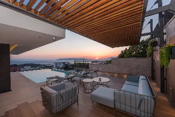 Contemporary Villa with Infinity Pool in Makarska